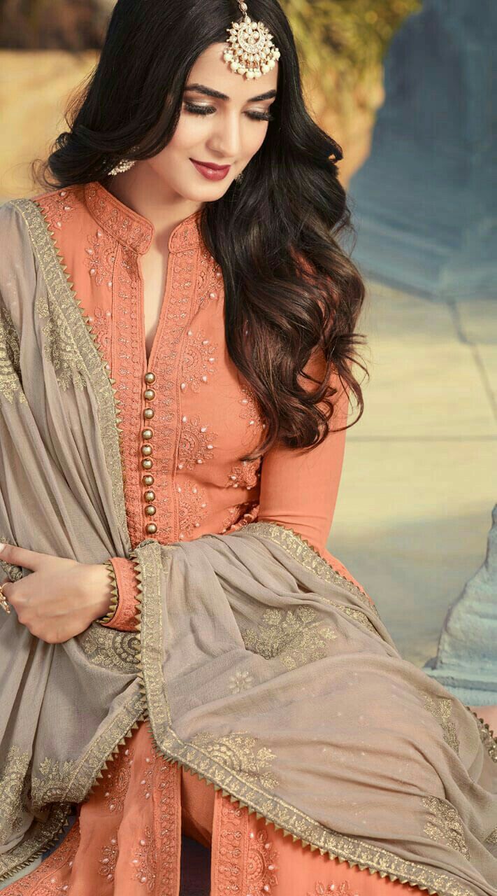 Peach Colour Combinations Indian Dress, Peach Colour Combinations, Sonal Chauhan, Nikkah Dress, Peach Colour, Indian Designer Suits, Kurta Neck Design, Salwar Kamiz, Kurti Designs Party Wear