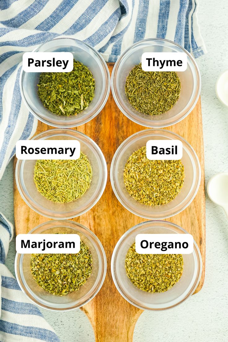 Easy Homemade Italian Seasoning Recipe Garlic And Herb Seasoning Recipe, Diy Italian Seasoning, Italian Seasoning Recipe, Homemade Italian Seasoning, Ravioli Lasagna, Seasoning Recipe, Herb Seasoning, Homemade Seasonings, Homemade Italian