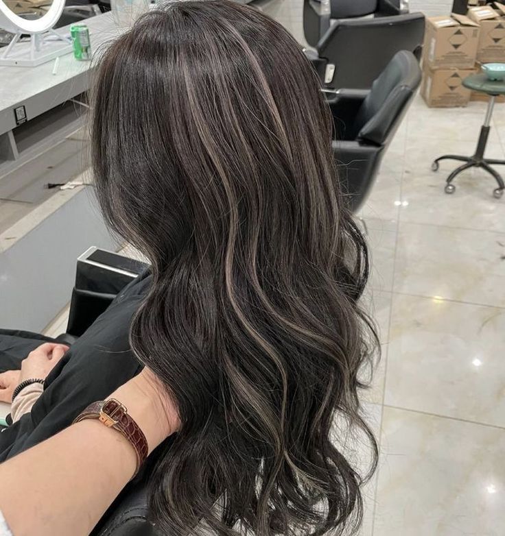 Light Streaks In Black Hair, Ash Hair Highlights For Dark Hair, Brown Hair With Highlights Korean, Black Balayage Hair Blonde, Brownish Black Hair With Highlights, Dyed Hair For Latinas, Babylights For Black Hair, Cool Tone Balayage On Dark Hair, Cool Tone Brown Highlights On Black Hair