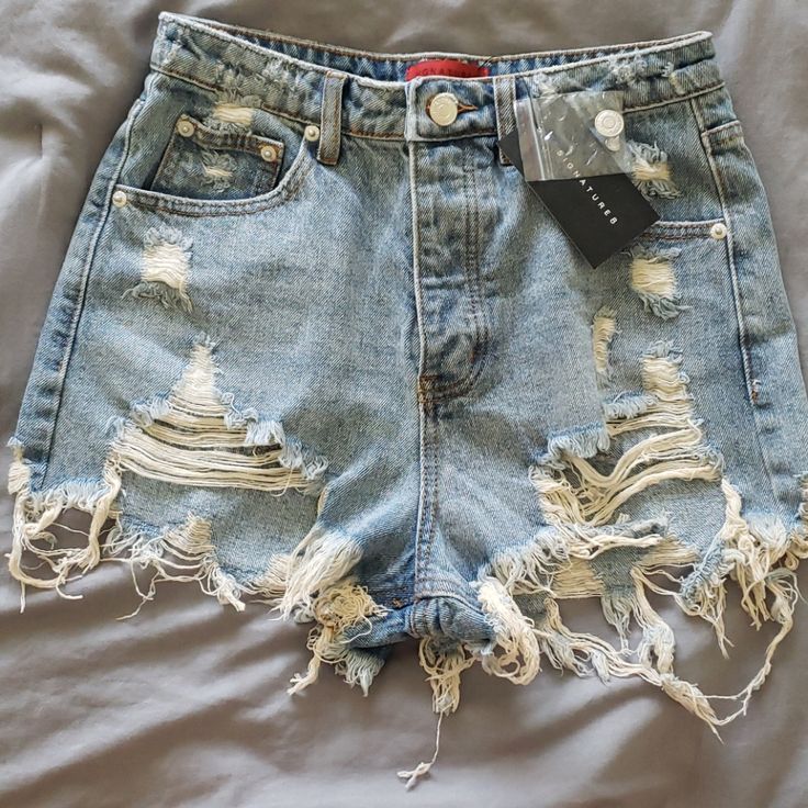 Brand New With Tags Distressed Jean Shorts Size Small Trendy Distressed Short Bottoms, Trendy Distressed Short Leg Bottoms, Distressed Shorts Outfit, Diy Jeans Ideas, Jeans Ideas, Diy Jeans, Diy Shorts, Shorts Outfit, Knee Length Shorts