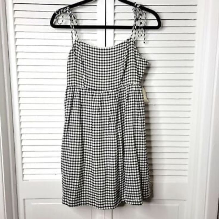 Altard State Gingham Babydoll Dress Size S. New With Tags. Brand New Never Worn. White Cotton Mini Dress For Picnic, Cute Cotton Mini Dress For Picnic, White Cotton Plaid Dress For Picnic, White Sleeveless Cotton Plaid Dress, Sleeveless Cotton Plaid Dress, White Mini Plaid Dress For Picnic, Gingham Dress With Tie Straps For Day Out, Cotton Gingham Mini Dress For Daywear, Gingham Plaid Cotton Sundress