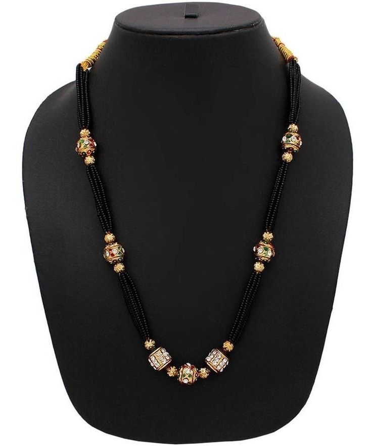 Black Beads Necklace Indian, Beads Necklace Indian, Pearls Dress, Black Beads Necklace, Bead Dress, Black Beads Mangalsutra, Ideas Embroidery, Beads Designs, Beautiful Gold Necklaces