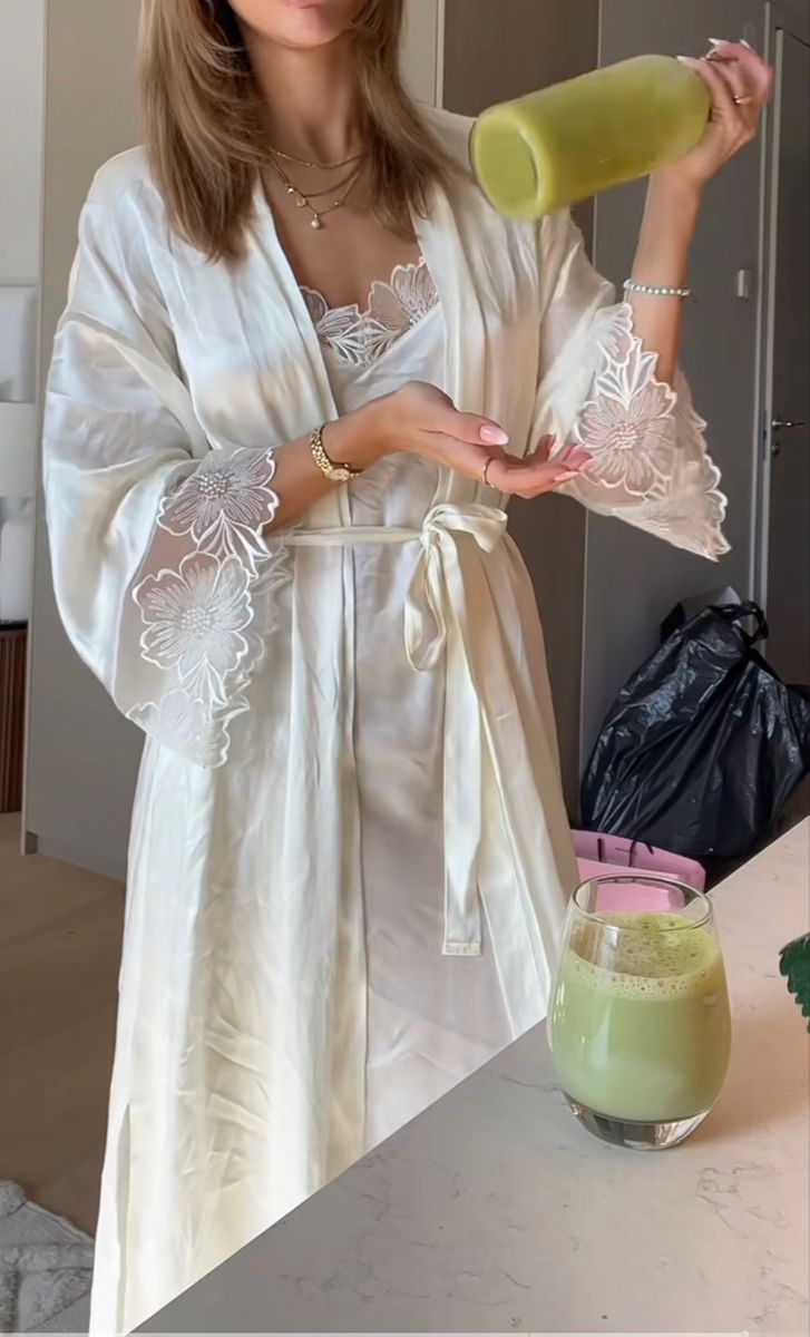 Silk Robe Aesthetic, Feminine Energy Outfit, It Girl Energy, Pilates Girl, Weekend Routine, Pilates Aesthetic, Pink Pilates Princess, Girl Energy, Wealthy Women