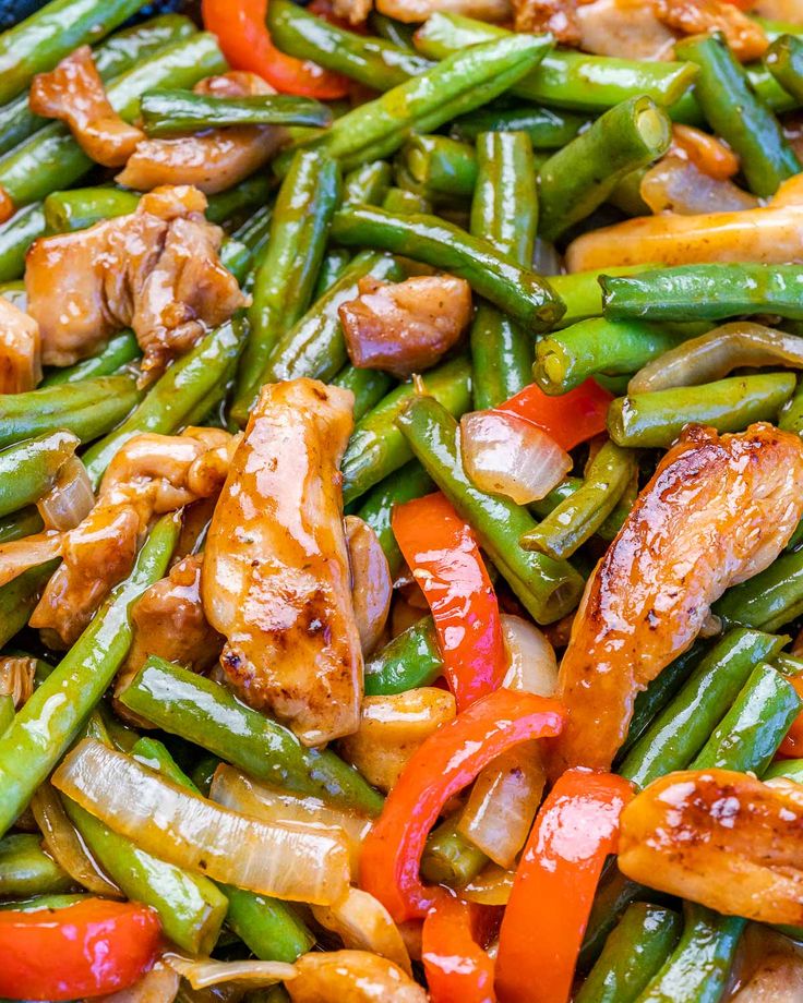 stir fry with chicken, green beans and peppers