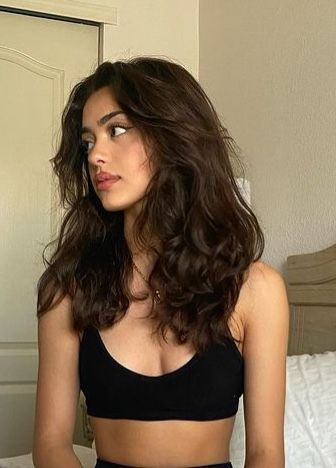 Layered Medium Hair Wavy, Wolf Haircut For Wavy Hair, Wavy Layered Hair With Curtain Bangs, Haircut Inspo For Thick Hair, Cute Hair Cuts For Girls Wavy, 2b Haircuts Medium Layered, Armpit Length Hair With Layers Wavy, 2c Hair With Layers, Wavy Long Layers Haircut