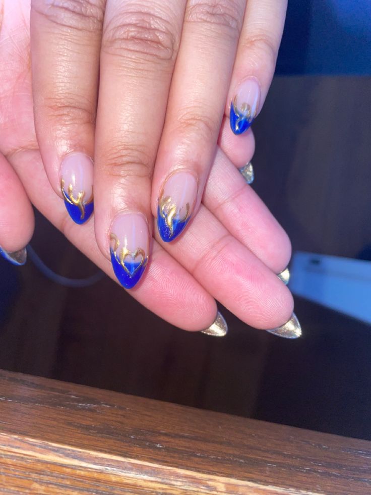 These are subtle Sigma Gamma Rho Sorority, Inc. nails. Royal Blue Nails And Gold, Sigma Gamma Rho Nails, Royal Blue And Gold Nails, Sorority Nails, Blue And Gold Nails, Champagne Nails, Royal Blue Nails, Sigma Gamma Rho Sorority, Nails With Gold