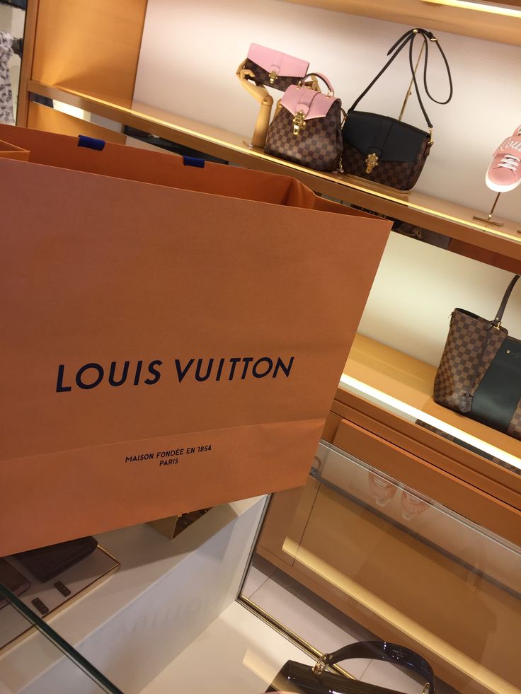 In love with LV #louisvuitton #firstdesignerpurchase Lv Aesthetic, Lux Fashion, Louie Vuitton, Baby Pink Aesthetic, Skateboard Girl, Emotional Photography, Snapchat Picture, Driving Photography, Luxury Lifestyle Dreams