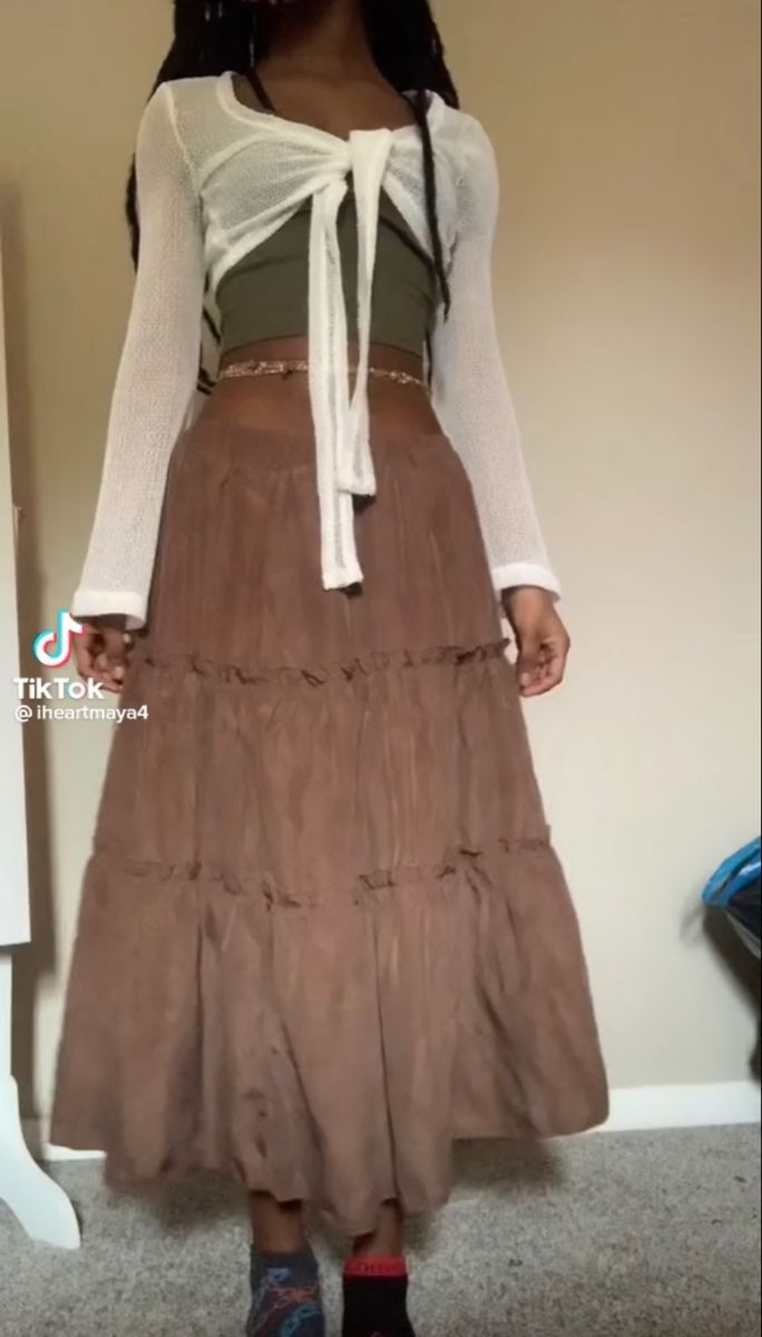 Skirt Outfits Earthy, Brown Skirt Long Outfit, Long Skirt As Dress, Princess Tiana Aesthetic Outfit, How To Style A Long Brown Skirt, Flowy Earthy Outfits, Flowy Feminine Style, Brown Flowy Skirt Outfit, Long Brown Skirt Outfit Aesthetic