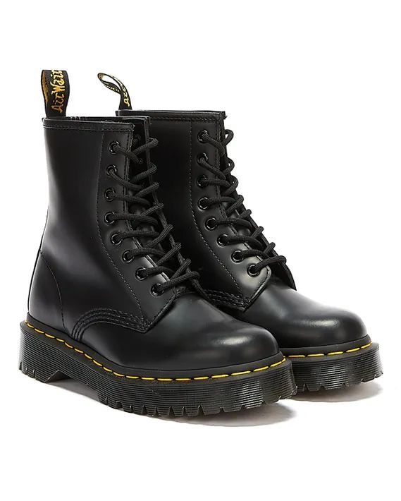 Womens Black Boots, Doc Martins Boots, Doctor Martens, Doc Marten Boot, Doc Martens Boots, Dr Shoes, Dr Martens Boots, Boots Uk, Swag Shoes