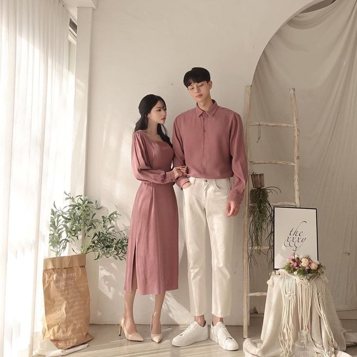 Couple Formal Outfits, Couple Twinning Outfits, Skirt Outfits Indian, Outfits Aesthetic Skirt, Couple Outfits Korean, Skirt Outfits Black Women, Skirt Outfits Hijab, Prenup Outfit, Couple Outfits Matching