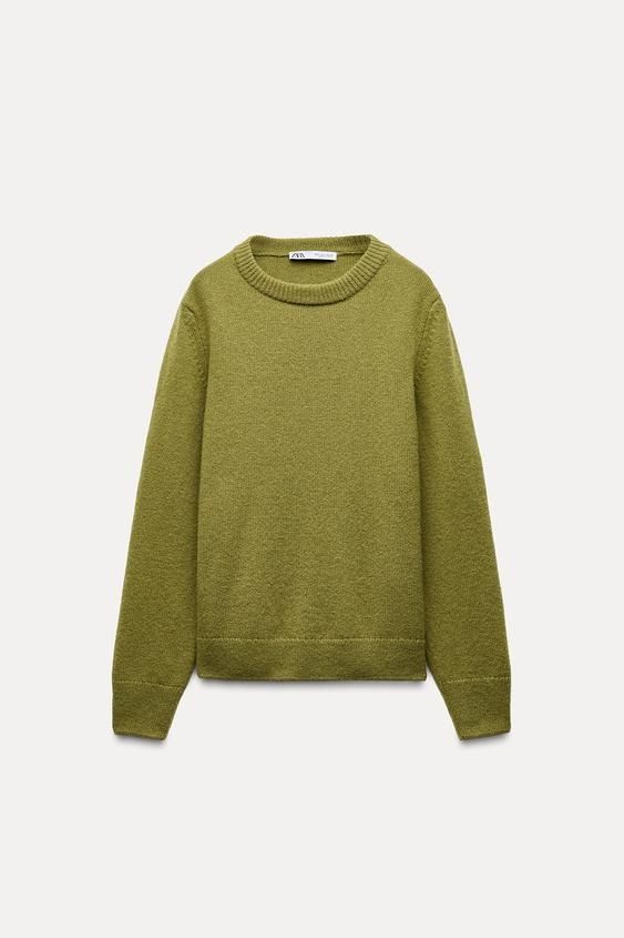 CASHMERE AND WOOL BLEND BASIC SWEATER - Olive green | ZARA United States Olive Sweater, Trench Coat Dress, Basic Sweater, Olive Green Sweater, Basic Sweaters, Cashmere Blend Sweater, Shirt Blouses Tops, Cardigan Sweater Jacket, Tshirt Skirt