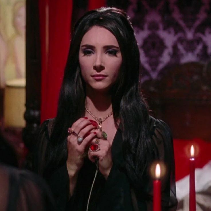 samantha robinson as elaine in 'the love witch (2016)'. Whimsigoth Movies, The Love Witch Costume, Love Witch Elaine, The Love Witch Outfits, The Love Witch Elaine, Witch Fits, The Love Witch Aesthetic, Elaine Parks, Love Witch Aesthetic