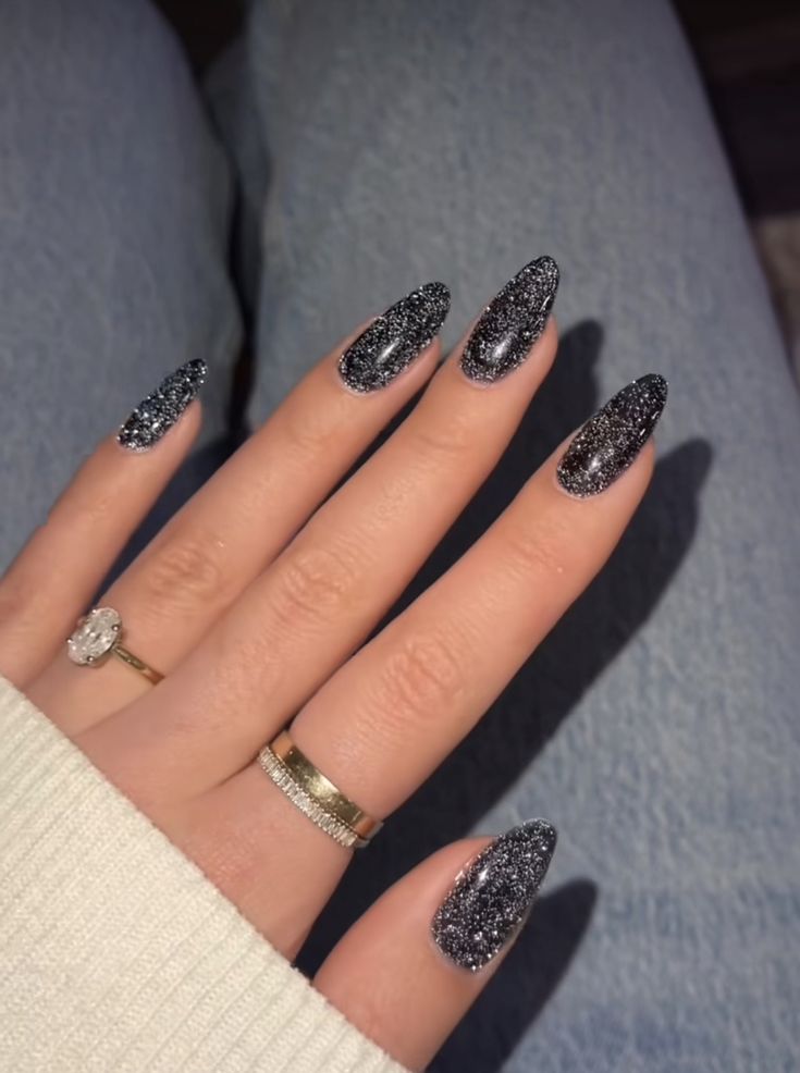 Black Sparkly Nails Almond, Black And Sparkly Nails, Black Coquette Nails, Reputation Nails, Sparkly Black Nails, Black Sparkly Nails, Black Sparkle Nails, Black Glitter Nails, Black Prom Nails