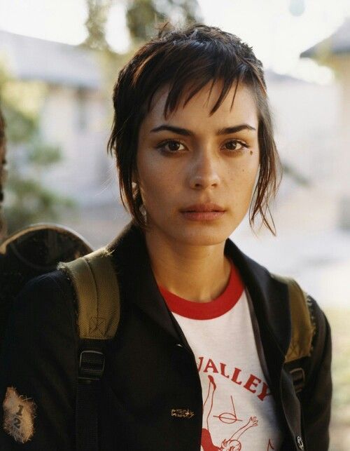 Shannon Sossamon, Side Burns, Shannyn Sossamon, Short Pixie Bob, Kellie Pickler, Pixie Bob Hairstyles, Pixie Bob Haircut, Girls Short Haircuts, Angled Bob