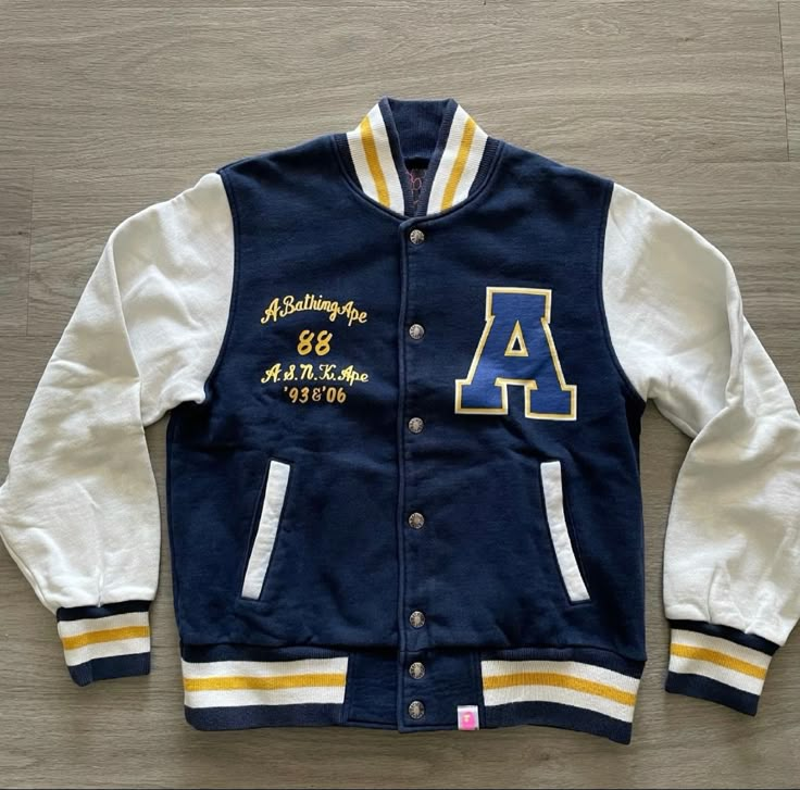 Sr 25, Senior Jackets, Red Bull F1, Scarf Design, Alpaca, Varsity Jacket, Winter Outfits, Prom, T Shirt