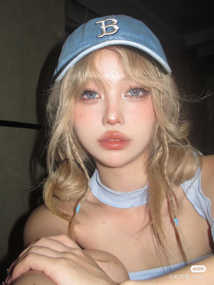 Blush Korean, Blonde Hair Korean, Blonde Aesthetic, Blonde Hair Makeup, Bottle Blonde, Blonde Asian, Blonde Bangs, Blue Eyed Girls, Soft Makeup Looks