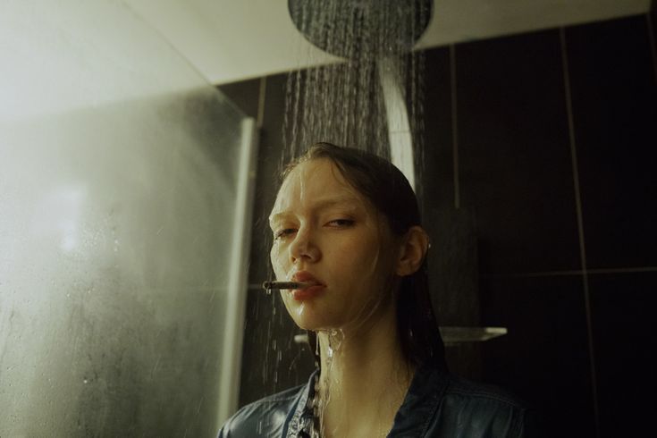 Self Care Shower Routine, Self Care Shower, Sofia Steinberg, Marta Bevacqua, Bath Photography, Routine Tips, Shower Skin Care, Shower Routine, Cinematic Photography