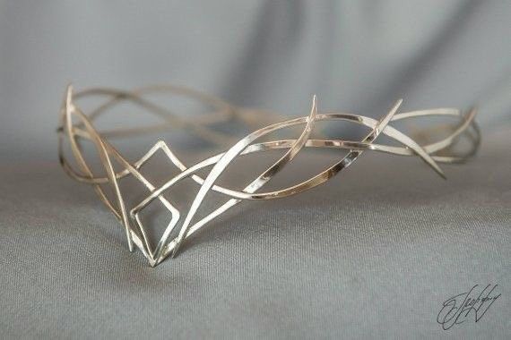 Golden Tiara, Fairy Tiara, Elven Crown, Fantasy Crown, Elven Jewelry, Chique Outfits, Magical Jewelry, Fantasy Fairy, Bridal Crown