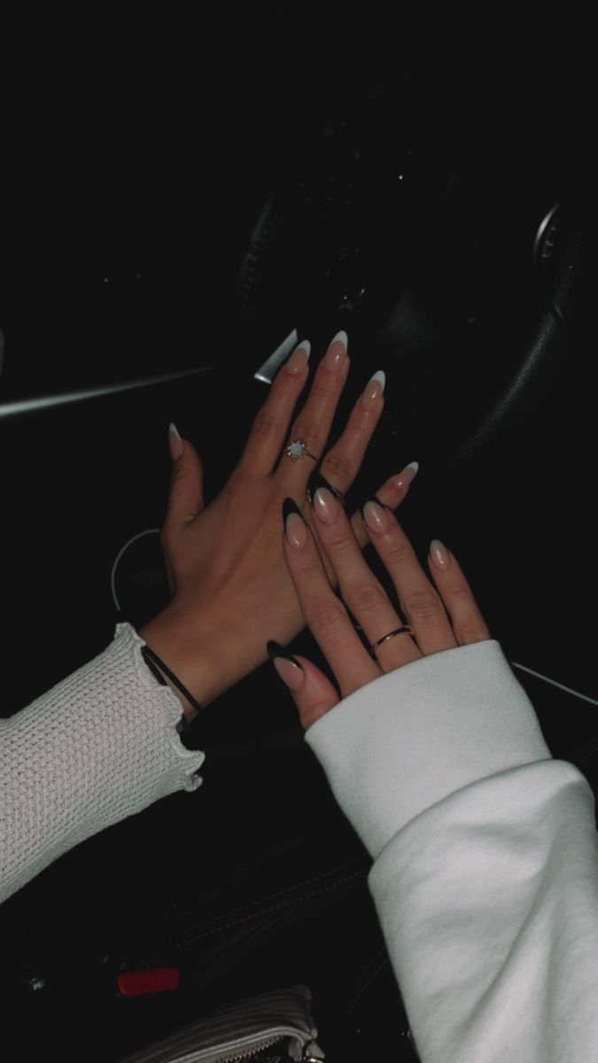 nails best friend inspiration black tip french tip almond shape Best Friends Nails Bff, Matching Acrylic Nails For Best Friends, Best Friend Nails Ideas, Country Acrylic Nails, Dance Nails, Halloween Acrylic Nails, Girly Acrylic Nails, Really Cute Nails, Cute Gel Nails