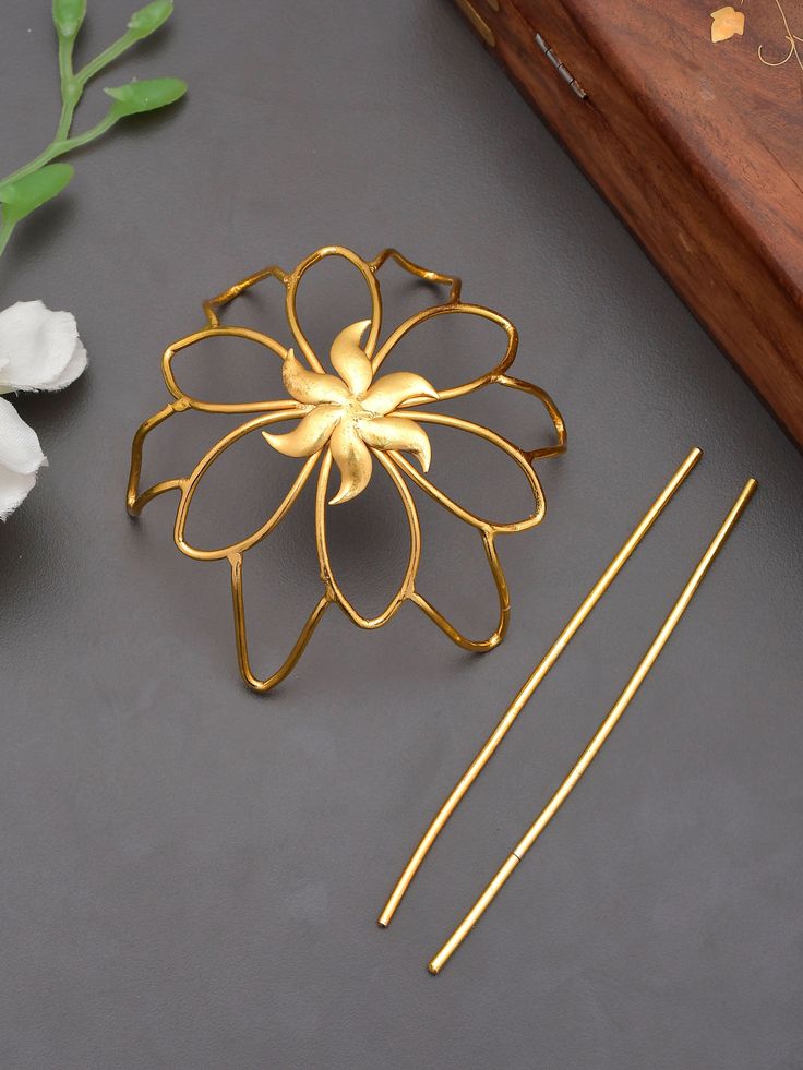 Hair Bun Pin, Champagne Hair, Christmas Minimalist, Bun Pins, Bun Holder, Guest Hair, Unique Hair Accessories, Metal Smithing, Pin Hair