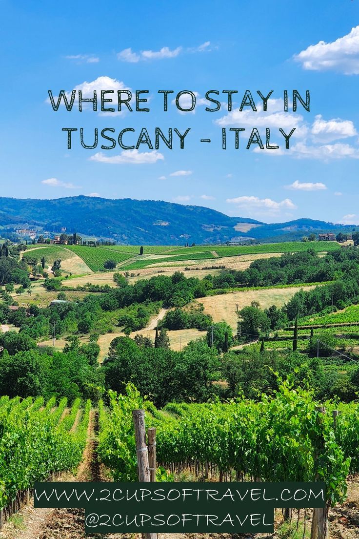 there is a sign that says where to stay in tuscany - italy