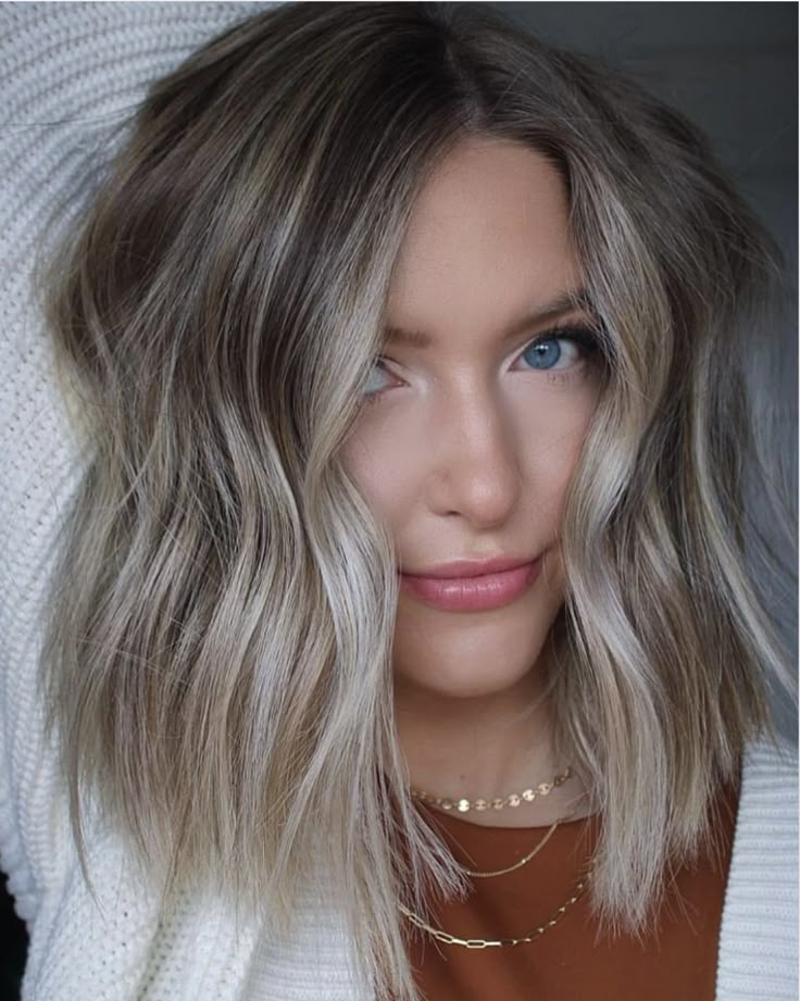 Root Melt On Blonde Hair, Shoulder Length Hair Ash Blonde, Rooty Ash Blonde Hair, Neutral Ash Blonde Hair, Ashy Blonde Balayage Short Hair, Medium To Short Length Haircut, Dark Blonde Ash Hair, Ash Blonde Root Smudge, Lived In Ash Blonde