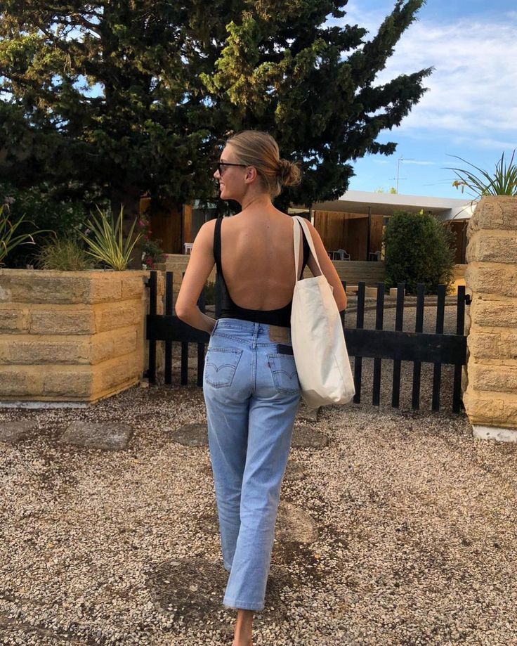 Amalie Moosgaard Nielsen on Instagram: “I wouldn’t mind summer in Provence right now” Amalie Moosgaard, Pinterest Trends, Summer Lookbook, Mode Casual, Looks Style, Mode Inspiration, Spring Summer Outfits, Outfits Casuales, Summer Looks