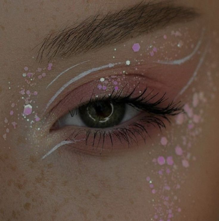 Winx Saga Aesthetic, Flora Aesthetic, Melanie Martinez Makeup, Peachy Lip, Coachella Makeup, Eyeshadow Designs, Concert Makeup, Fairy Garden Ideas, Flower Makeup