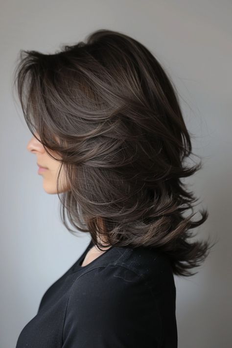 Hair With Volume And Layers, Face Framing Layers Volume, Shaggy For Fine Hair Round Faces, Face Layers Short Hair, Voluminous Layers Medium Hair, Haircut Shorter In Back, Haircuts For Textured Hair, Hair Cuts For Shorter Hair, Short Haircuts For Full Faces