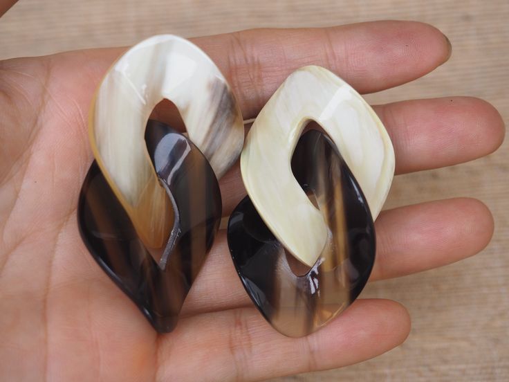 This beautiful earrings pair is handcrafted 100% from natural buffalo horn material. Dimension: 6 x 4 cm. Finish: polish. Metal Parts: stainless steel L304. Each piece of natural horn has its own color variation which make it unique. We will send a color similar to this item or similar to your choice.  If you want please just request for a photo before shipping to make sure you can receive exactly the one you like, your satisfaction is our happiness. Have a happy shopping time! See you again soo Horn Bracelet, Horn Earrings, See You Again, Beautiful Bracelet, Bracelet Set, Beautiful Earrings, See You, Jewelry Earrings Dangle, Happy Shopping