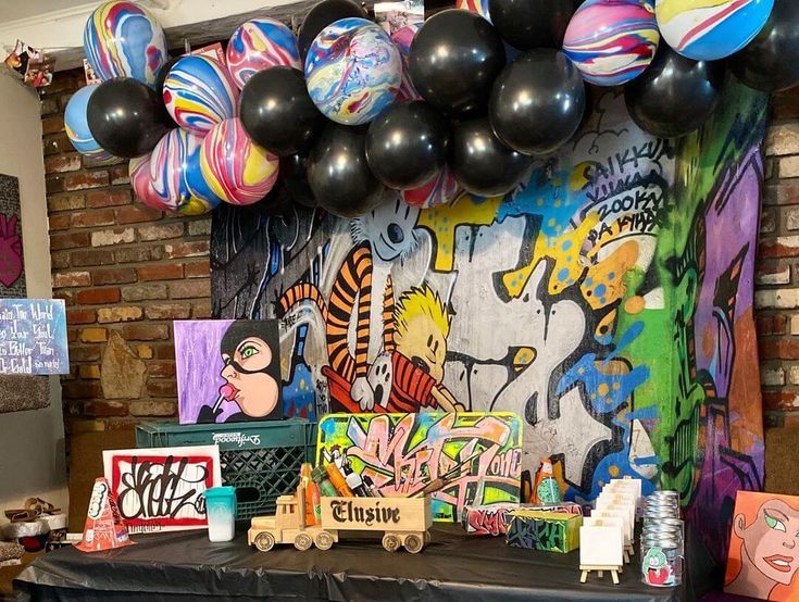 Graffiti themed party ideas Hip Hop Theme Party Ideas, Graffiti Party Theme, Dance Party Theme, Graffiti Theme, Hip Hop Birthday Party, Graffiti Party, Hip Hop Birthday, Themed Party Ideas, Trunk Party