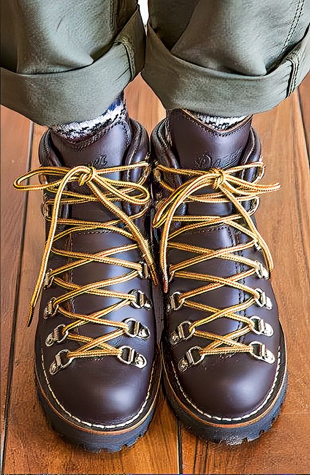 Danner Hiking Boots Hiker Boots Outfit, 80s Hiking, Danner Boots Men, Danner Hiking Boots, Nb Shoes, Boots Outfit Men, Futuristic Shoes, Danner Boots, Men Boot