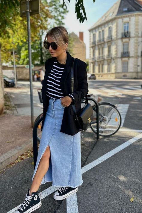 Jean Skirt With Converse Outfit, Converse Outfit Fall, Fall Converse, Converse Outfit Ideas, Converse Outfit Summer, Stars Outfit, High Top Converse Outfits, Star Outfit, Outfit Tennis