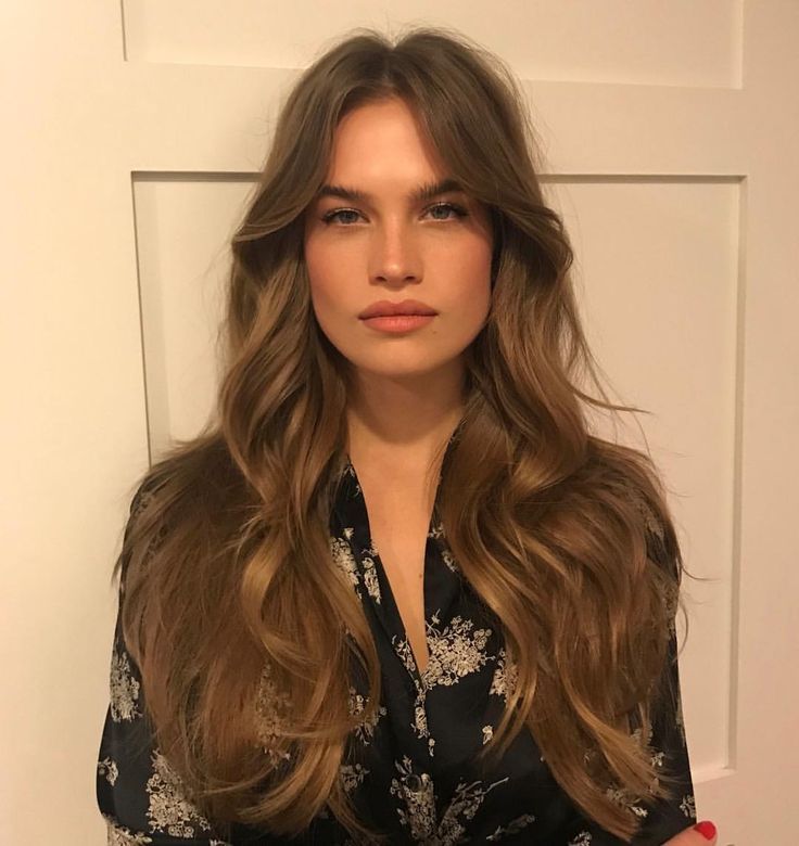 Timeless style. #curtainbangs #brunette #70sstyle Blowout Hair, Loose Curls, Hair Envy, Grunge Hair, Hair Dos, Gorgeous Hair, Hair Day, Wavy Hair, Hair Looks