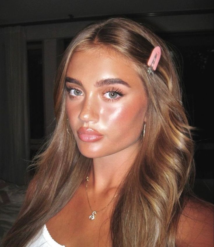 Maquillaje Glowy, Serena And Blair, Makeup Contouring, Angel Makeup, Bronze Makeup, Formal Makeup, Smink Inspiration, Makeup Looks Tutorial, Glowy Makeup