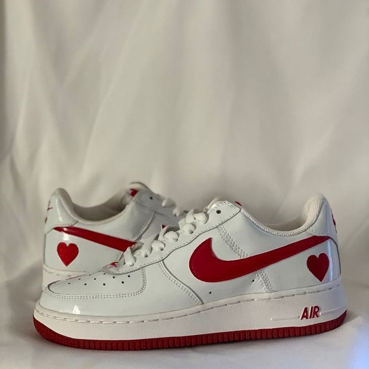 #fashion #sneakerhead #sneakers #sneakerhead #sneakernews #rare #nikesneakers #nikeairforce1 #nike #nikeairforceone #nikesneakers Shoes I Want, Cute Aesthetic Shoes, Best Nike Shoes, Tenis Air Force, Aesthetic Sneakers, Nike Air Force One, Trendy Shoes Sneakers, Dr Shoes, Jordan Shoes Girls