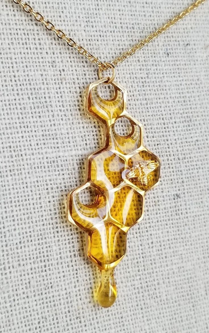 Eat Jewelry, Honey Outfits, Honey Aesthetic, Carcase Iphone, Honeycomb Jewelry, Honey Jewelry, Honey Design, Bee Inspired, Funky Jewelry