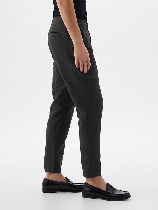 Linen-Cotton Trousers in Slim Fit Gap Cotton Bottoms With Straight Hem, Gap Straight Hem Workwear Bottoms, Gap Straight Hem Bottoms For Work, Linen Chinos With Tapered Leg For Business Casual, Business Casual Linen Chinos With Tapered Leg, Gap Tapered Leg Business Casual Bottoms, Gap Tapered Leg Bottoms For Business Casual, Linen Tapered Leg Chinos With Welt Pockets, Gap Linen Pants For Spring