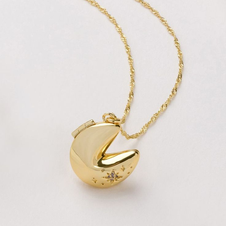 Fortune Cookie Gold Locket Necklace Fortune Cookie Necklace, Fortune Cookie Jewelry, Cute Gold Pendants, Unique Locket Necklace, Unique Gold Jewelry, Gift Ideas Jewelry, 14kt Gold Jewelry, Gifts For Best Friends, Locket Jewelry