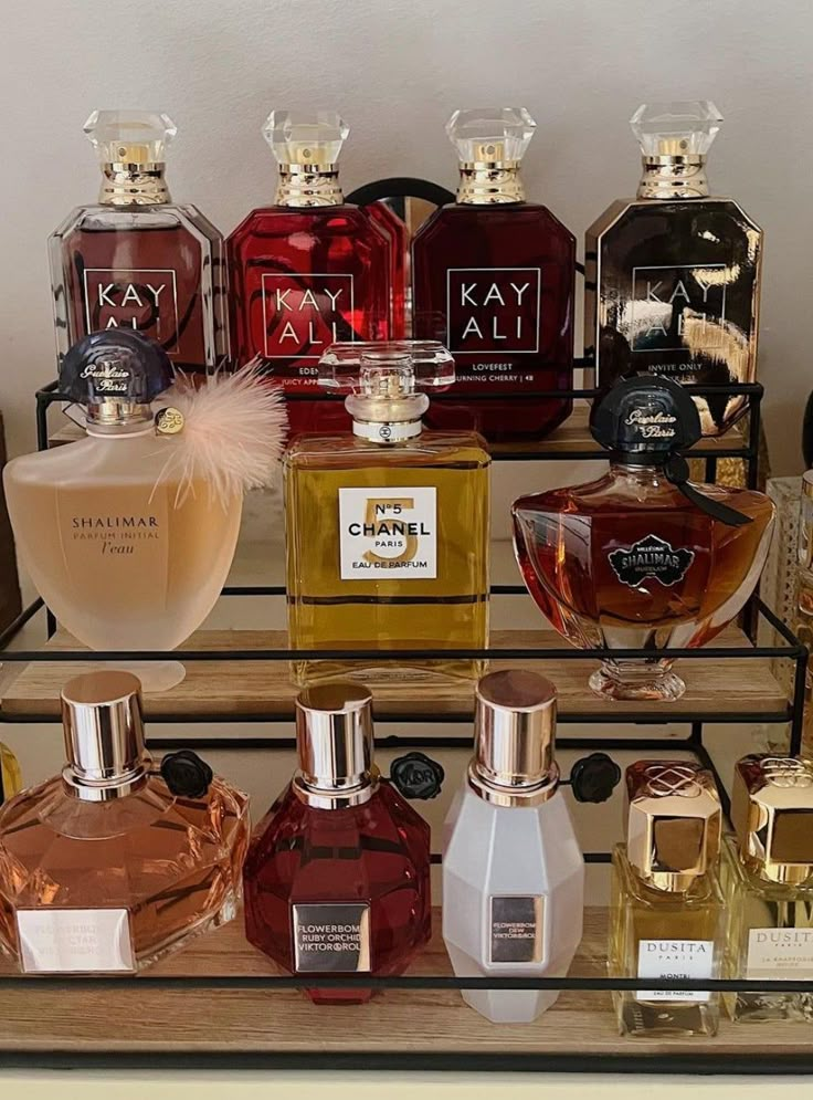 You’re Probably Storing Your Perfumes Wrong+#refinery29uk Perfume Collection Display, Fragrance Display, Perfume Storage, Parfum Chanel, Perfume Display, Perfume Organization, Perfume Photography, Jewelry Organizer Storage, Perfume Store