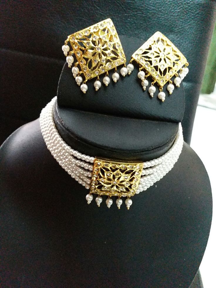 Kitty Set Gold Jewellery Design, Kitty Set Gold, Neck Pieces Jewelry, Gold Bridal Necklace, Indian Jewelry Earrings, Gold Jewelry Outfits, Choker Necklace Designs, Gold Jewelry Simple Necklace, Crochet Cable