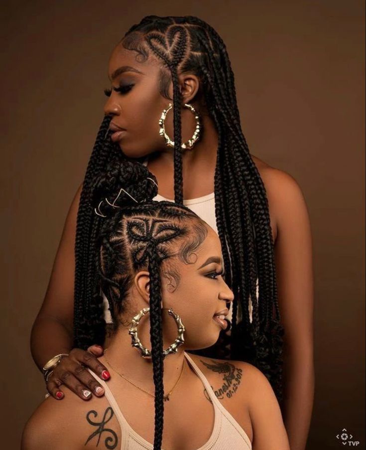 Sisters Photoshoot, Beautiful Photoshoot Ideas, Hairstylist Business Cards, Hair Photography, Business Photoshoot, Branding Photoshoot Inspiration, Braids Hairstyles Pictures, Glam Photoshoot, Beauty Photoshoot