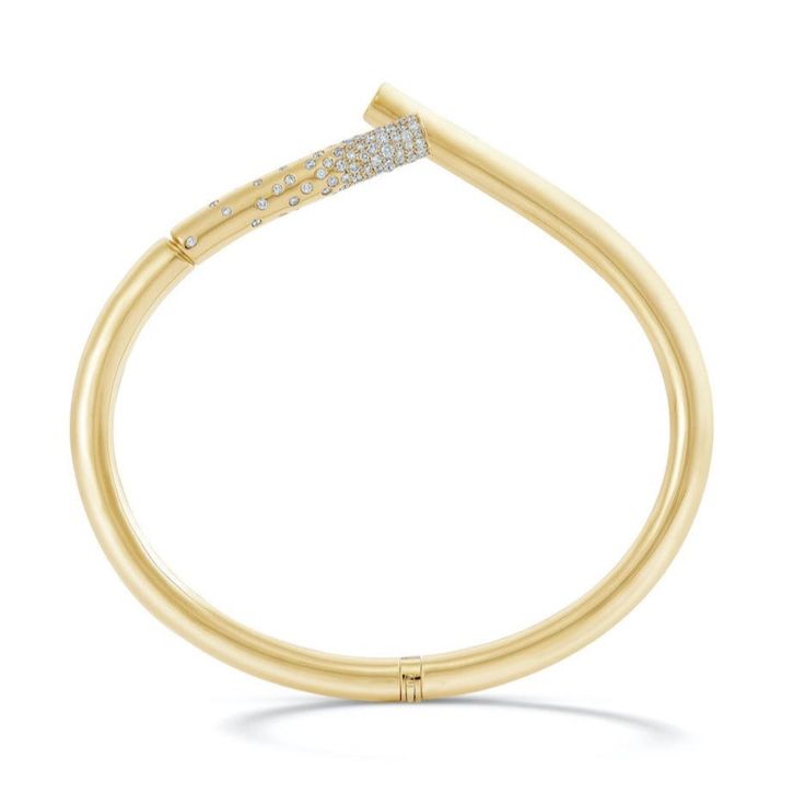 Oera bracelet - Yellow gold, paved with diamonds18k Fairmined yellow gold anddiamonds: 0.69ct Elegant Yellow Gold Bracelet With Diamond Hour Markers, Yellow Gold Diamond Jubilee Bracelet, Modern Gold Bracelet With Pave Setting, Gold Diamond Bangle Bracelet With Pavé Setting, Fine Jewelry Diamond Gold Bracelet With Pave Setting, Fine Jewelry Gold Bracelet With Diamond Pave Setting, Fine Jewelry Gold Diamond Bracelet With Pave Setting, Yellow Gold Baguette Diamond Bracelet, Yellow Gold Diamond Accented Bracelet