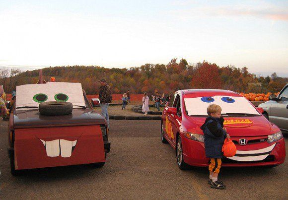 two cars are decorated to look like characters from disney pixars and the incredible race