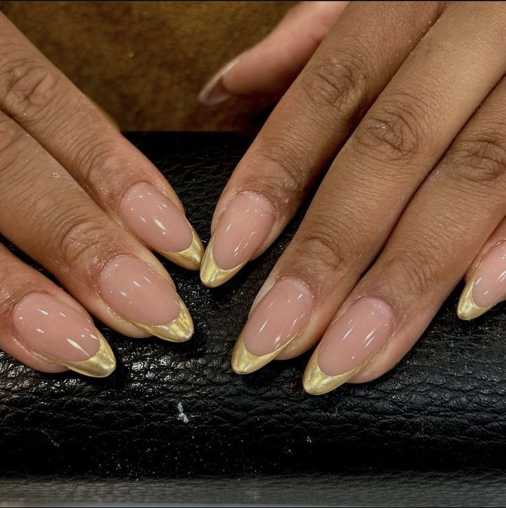 Good Chrome Almond Nails, Gold Tip Oval Nails, Gold French Tip Chrome Nails, Gold Tip Nails Almond, Acrylic Nails Gold Tips, Senora Nails, Gold Chrome Nail Tips, Sparkly Gold French Tip Nails Almond, Short Almond Nails Chrome French Tip