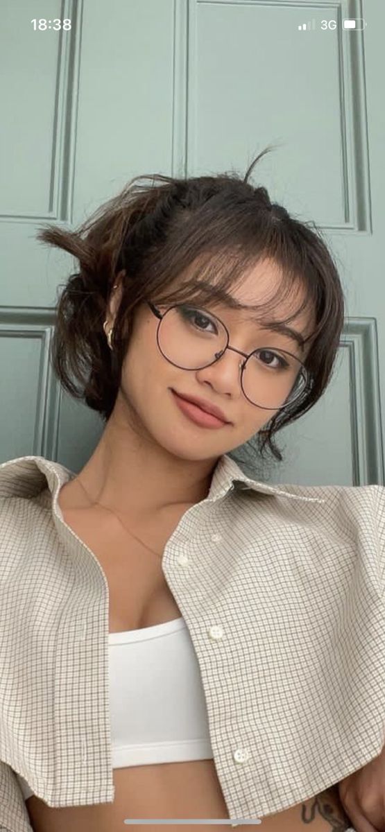 Wispy Bangs Round Face, Medium Hair Round Face, Wispy Fringe Bangs, Round Face Hairstyles Long, Bangs And Glasses, Light Bangs, Bangs Wavy Hair, Short Haircuts With Bangs, Bangs For Round Face