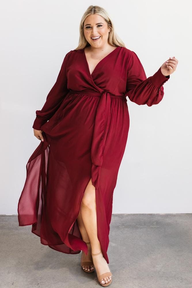 Plus Size Wedding Guest Outfits, Wine Maxi Dress, Dresses Velvet, Dresses Holiday, Plus Size Bridesmaid, Baltic Born, Velvet Maxi Dress, Bridesmaid Dresses Plus Size, Theme Color