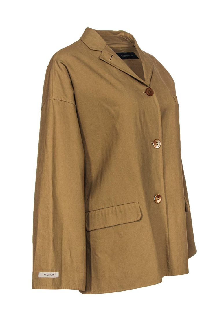 You'll be a knockout in neutral in this jacket from Piazza Sempione! This simple yet chic piece is perfect for any fall outfit. Throw it on over a chunky sweater and booties for a cozy and stylish look. Size M 92% Cotton, 8% Elastane Front button up closure Unlined Oversized style jacket Collared neckline Long sleeve Pockets on front waist Slits on sides of hem Shoulder to shoulder 16" Bust 48" Waist 48" Sleeve length 25" Shoulder to hem 27" Chic Brown Cotton Outerwear, Chic Oversized Cotton Outerwear, Casual Cotton Blazer For Fall, Oversized Single Breasted Blazer For Fall, Chic Relaxed Fit Single Breasted Outerwear, Oversized Khaki Blazer For Winter, Chic Oversized Brown Blazer, Chic Single-breasted Relaxed Fit Outerwear, Cotton Button-up Fall Blazer