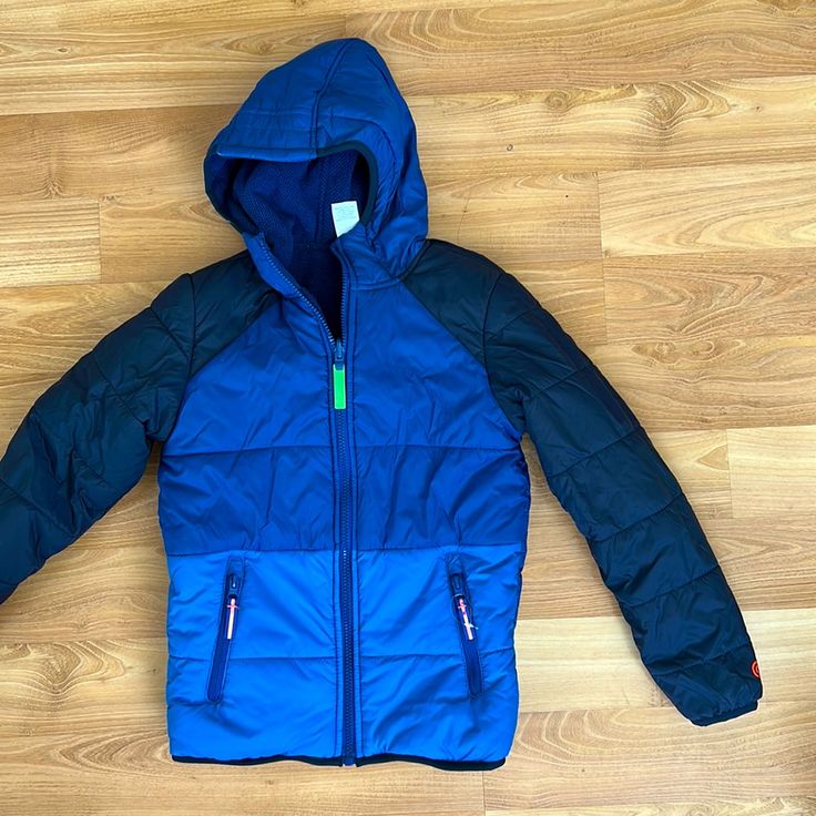 Champion Boys Puffer With Hoodie With A Front Zipper Two Side Pockets With Zippers She Has Arm And Comfortable This Jacket Has Never Been Used It Is In A New Condition But The Tags Has Been Removed Comes From A Smoke Free Home Ships On The Same Day Of Ur Purchase:-) Champion Jacket, Hooded Puffer Jacket, Kids Jacket, Puffer Jacket, Front Zipper, Puffer, Kids Shop, Jackets & Coats, Ships