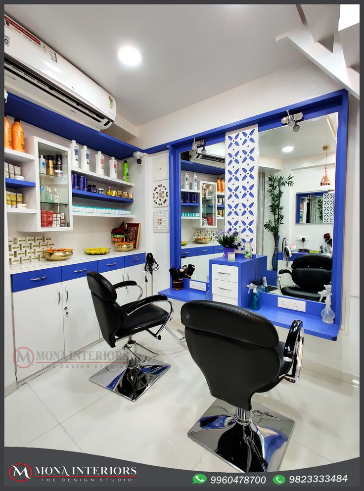 a salon room with blue and white walls